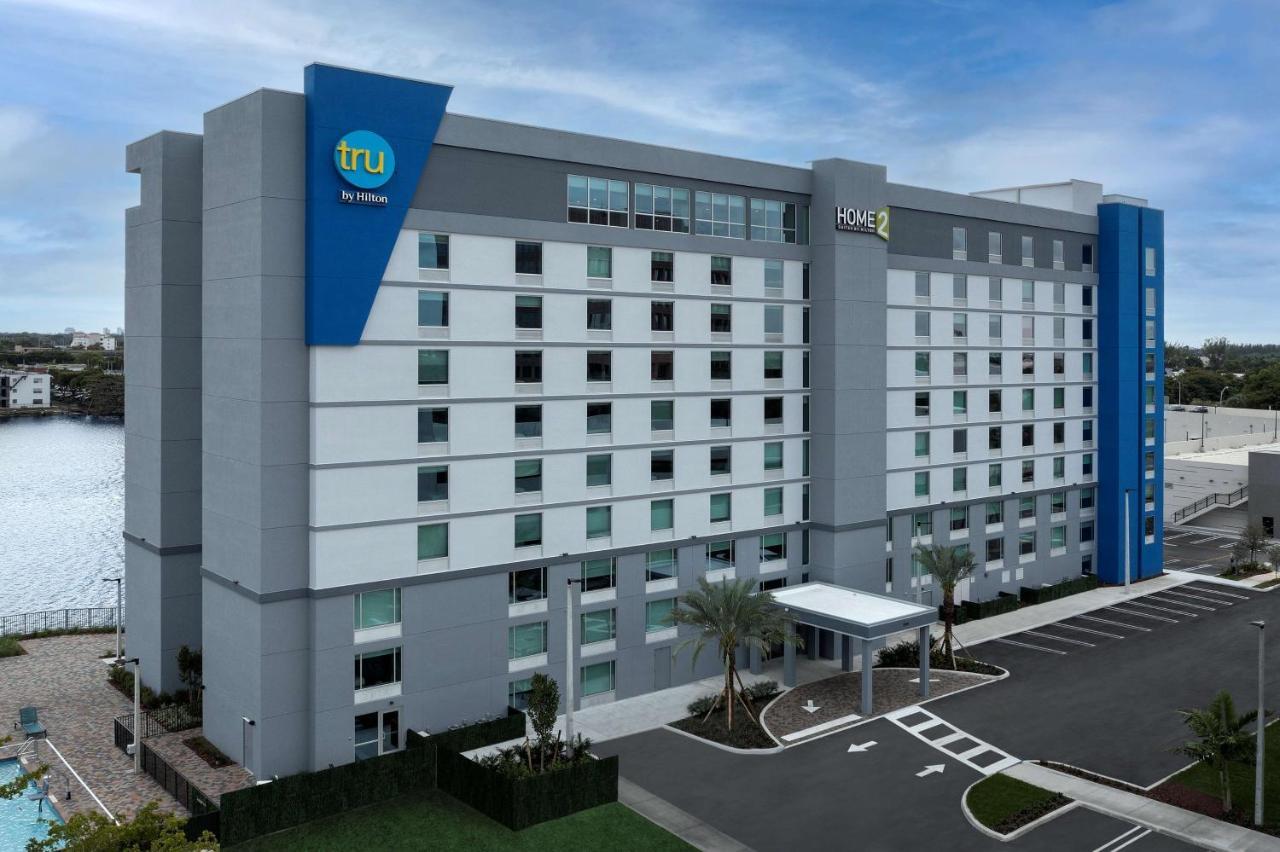 Hotel Tru By Hilton Miami Airport South Blue Lagoon, Fl 3*